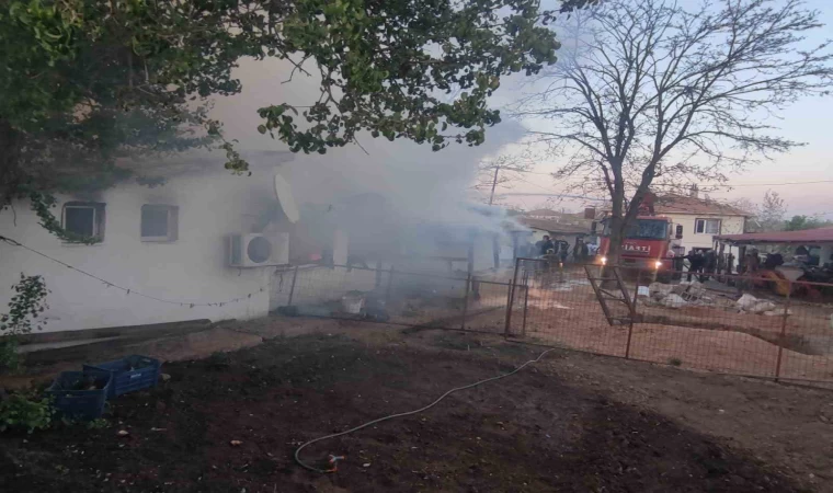 Babaeski’de köy evinde yangın