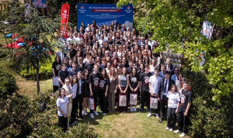 Bahçeşehir Kolejinin 296 öğrencisi, yurt dışından bin 136 kabul aldı