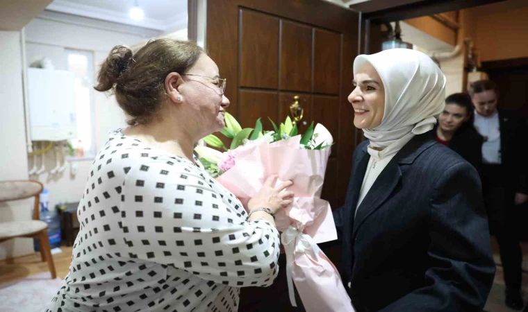 Bakan Göktaş’tan devlet korumasındaki çocukların gönüllü annesi Gürel’e Anneler Günü ziyareti