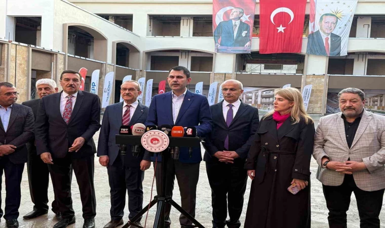 Bakan Kurum, Malatya’da Bakırcılar Çarşısı şantiyesini ziyaret etti: ”Yıl sonuna kadar 453 bin yeni konut ve iş yerini teslim edeceğiz”