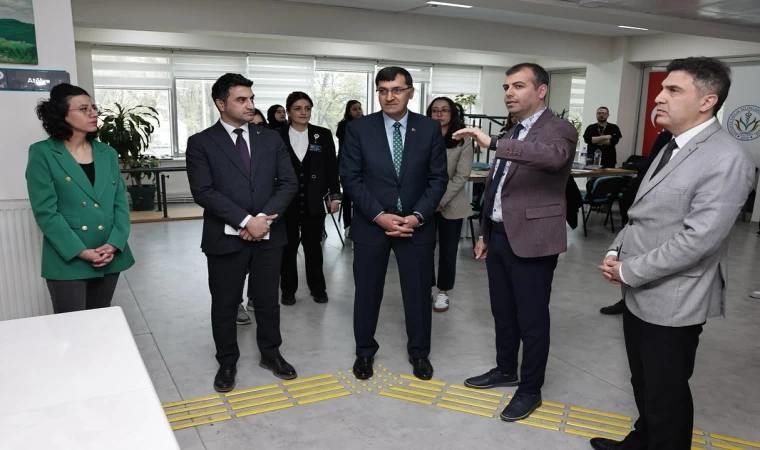 Başkan Eyüp Kahveci’den KSBÜ Engelsiz Yaşam Merkezi’ne destek ziyareti