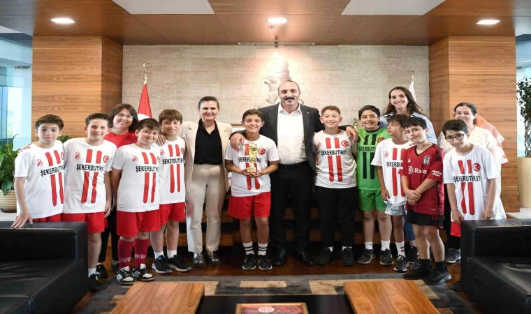 Başkan Kotan şampiyon sporcuları ağırladı