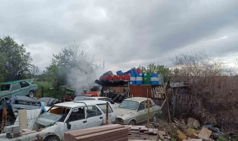 Başkent’te yangın: Varil patlaması korkuttu