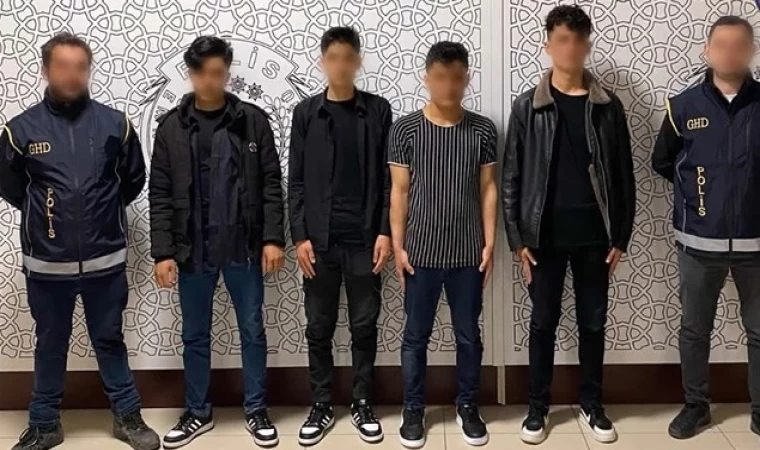 Bayburt’ta 4 düzeniz göçmen ve 3 insan taciri yakalandı