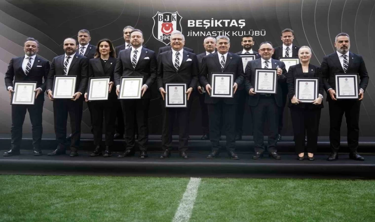 Beşiktaş’ta Başkan Serdal Adalı ve yönetimi, mazbatalarını aldı