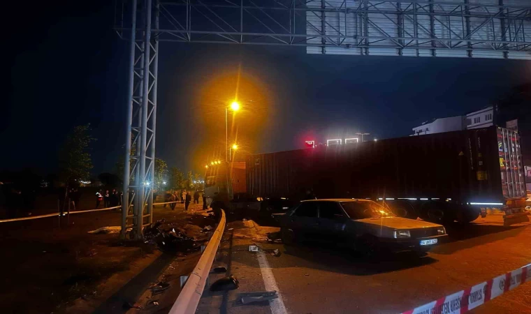 Beylikdüzü’nde kontrolden çıkan tır motosiklete çarptı: 1 ölü, 2 yaralı