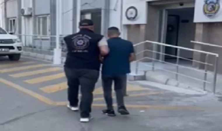 Biri kırmızı bültenle aranan 2 cinayet firarisi İzmir’de yakalandı