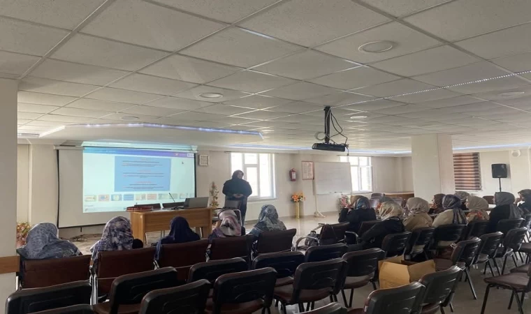 Bozkır’da Kur’an Kursu öğreticilerine seminer