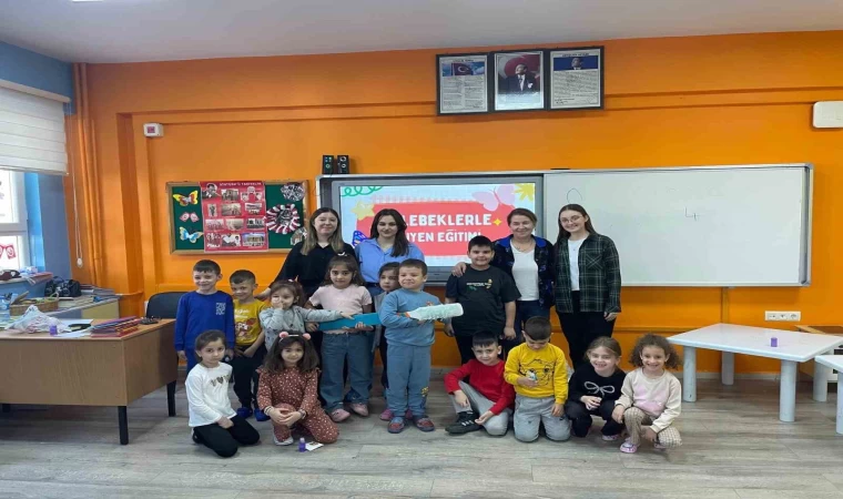 Burhaniye’de dev diş fırçası miniklerle buluştu