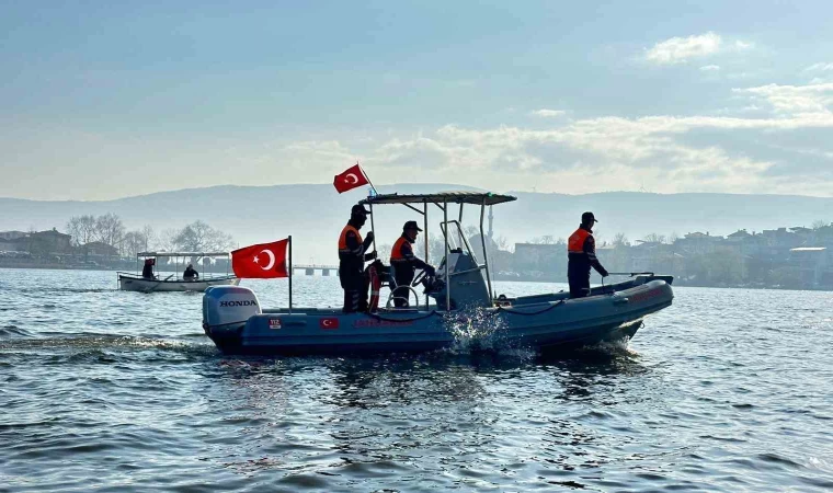 Bursa’da Uluabat Gölü’nde büyük operasyon...30 kişi suçüstü yakalandı
