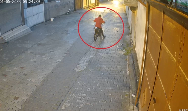 Çaldığı motosiklet arızalanınca park edip, başka motosiklet çaldı