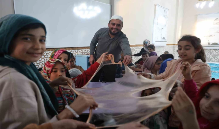 Camiyi çocuklara sevdiren imam, çocuk cemaati sayısını 4’den 100’e çıkarttı