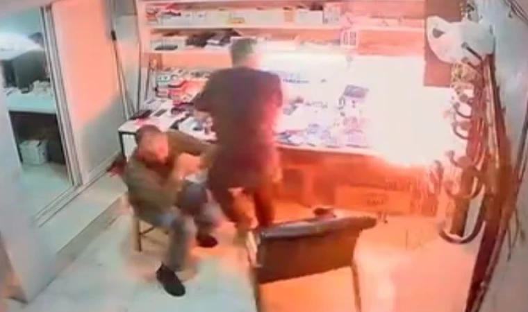 Cep telefonu bataryası patladı: O anlar kamerada