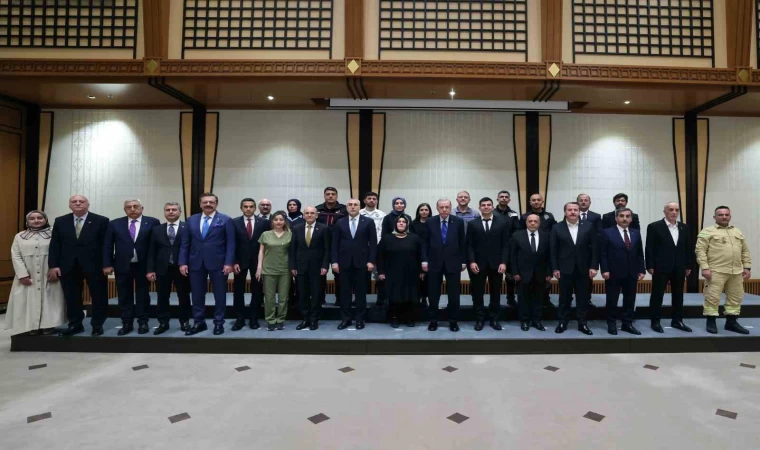 Cumhurbaşkanı Erdoğan işçilerle bir araya geldi