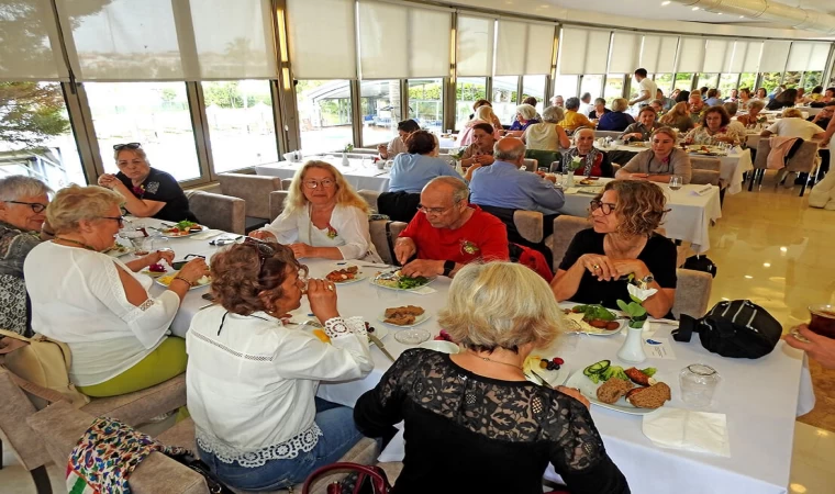 Dalyanım Derneği’nden anlamlı dayanışma kahvaltısı: ”Yılın Annesi” hayvansever Esra Kuşçu oldu