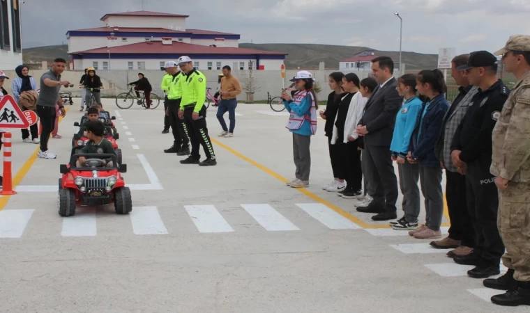 Demirözü’nde Trafik Hastası etkinlikleri