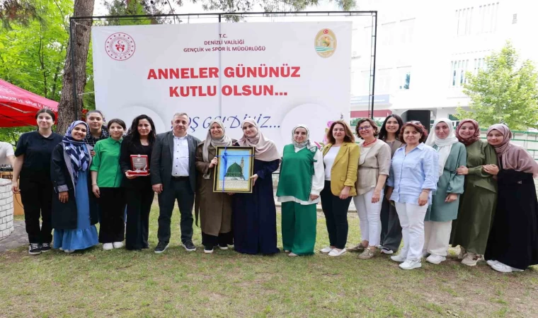 Denizli protokolü şehit anneleriyle buluştu