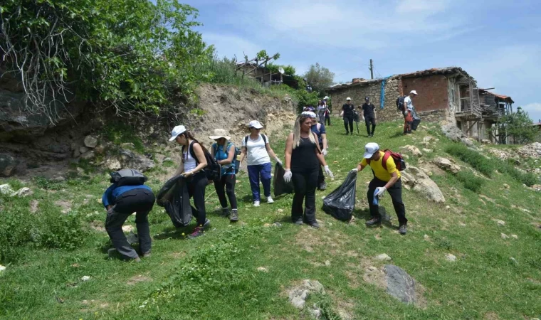 Denizli’de doğa yürüyüşüyle köylerden şehirlere yaşanan göçlere dikkat çekildi