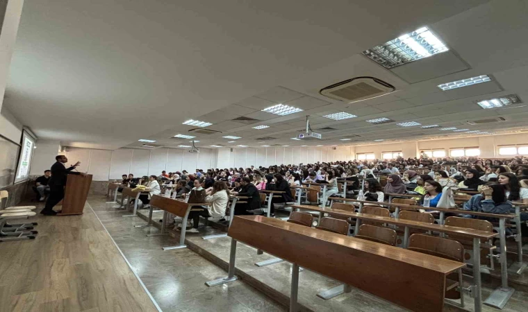 Dr. Yıldırım: ”Türkiye’de bireylerin internette vakit geçirme süresi 7.6 saat”