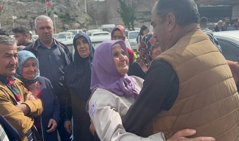 Eğirdir’de dualar semaya, hacı adayları kutsal topraklara gözyaşlarıyla uğurlandı