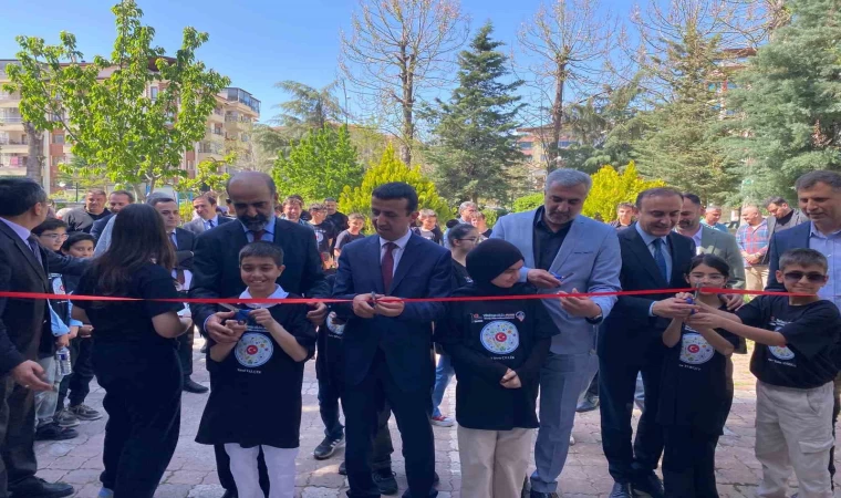 Elazığ’da Bilim ve Sanat Merkezindeki fuara yoğun ilgi