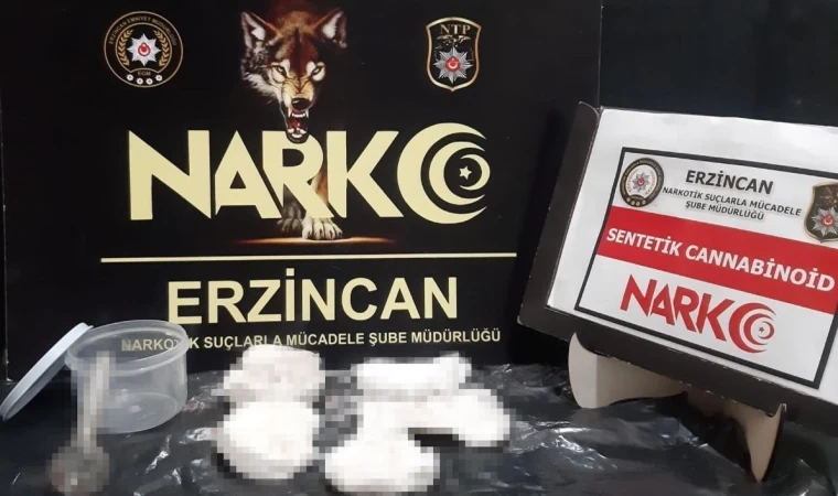 Erzincan’da peçeteye emdirilmiş uyuşturucu madde ele geçirildi