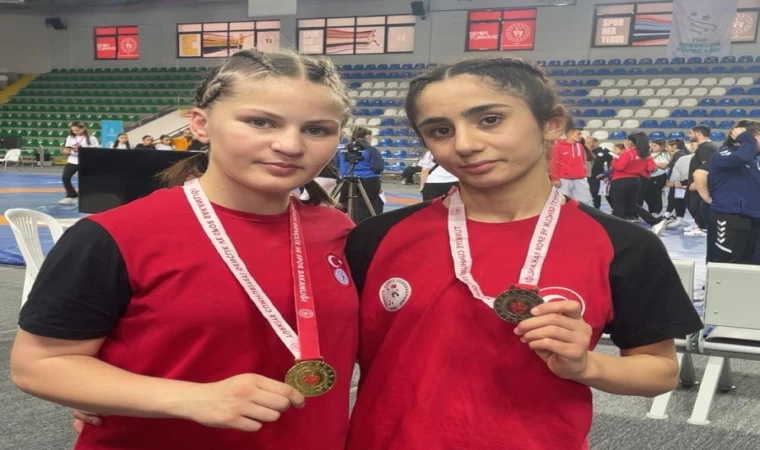 Erzincanlı ortaokullu güreşçiden Türkiye Şampiyonluğu