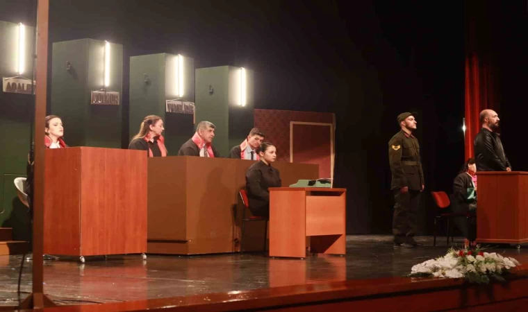 Eskişehir Cumhuriyet Başsavcılığı yargı mensuplarınca hazırlanan ”Reis Bey” oyunu sahnelendi