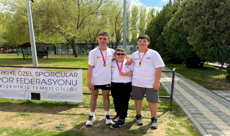 Eskişehirli özel sporculardan atletizmde büyük başarı