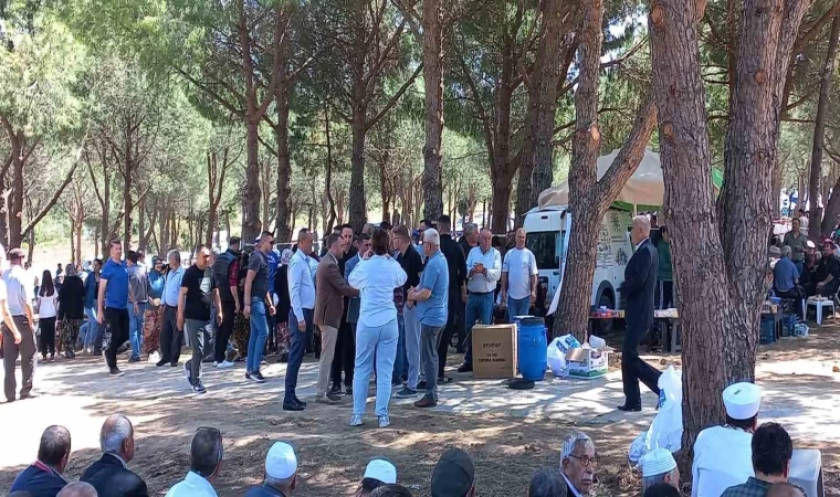 Ezine’de geleneksel çiftçi hayrı yoğun katılımla gerçekleşti