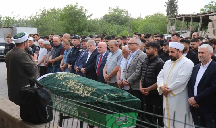 Feci kazada hayatını kaybetmişti: Motosiklet tutkunu genç kadın, son yolculuğuna uğurlandı