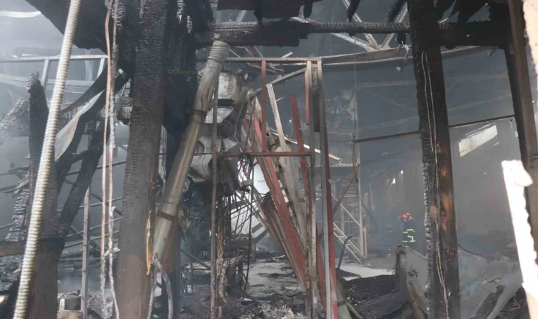 Fındık fabrikasındaki yangın kontrol altına alındı, soğutma çalışması sürüyor