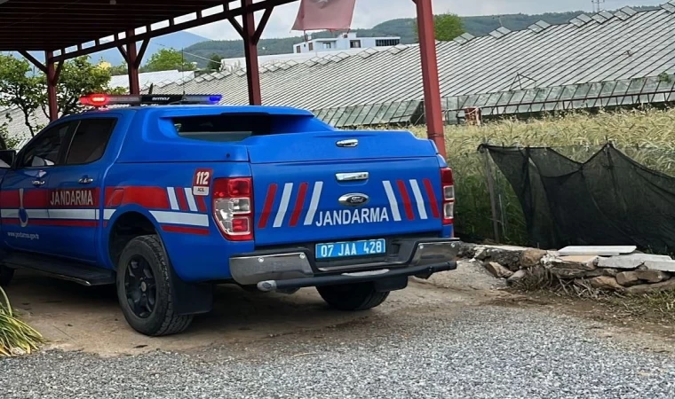 Gazipaşa’da 2 çocuk babası depo içerisinde ölü bulundu