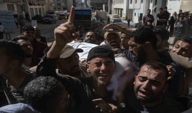 Gazze’de can kaybı 52 bin 810’a yükseldi