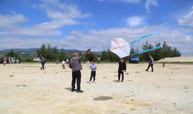 Geleneksel Uçurtma Şenliğinde kültür rüzgarı esti