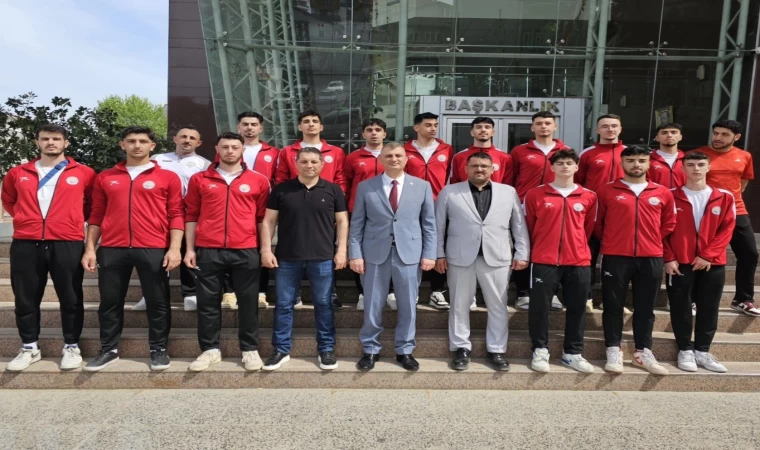 Gölcük Belediyespor Voleybol Takımının hedefi Türkiye şampiyonası
