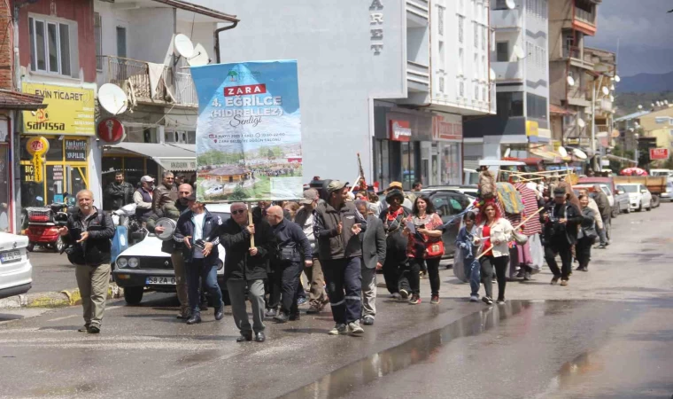 Görenler dönüp bir daha baktı, asırlık gelenek yeniden canlandırıldı