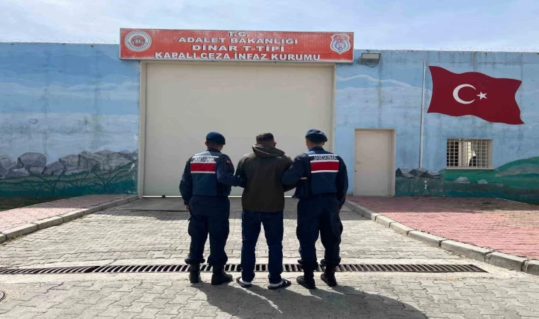 Hırsızlık suçundan aranan şahsı jandarma yakaladı