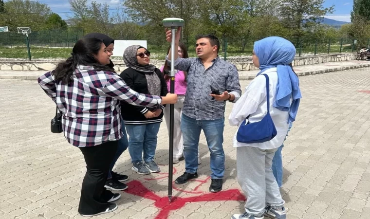 Hisarcık MYO’da ”Ölçme Aletlerinin Kullanımı ve Drone ile Harita Uygulaması” konulu konferans