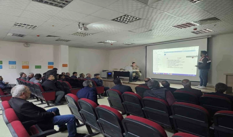 Horasan’da mahalle muhtarlarına yönelik madde bağımlılığı semineri düzenlendi