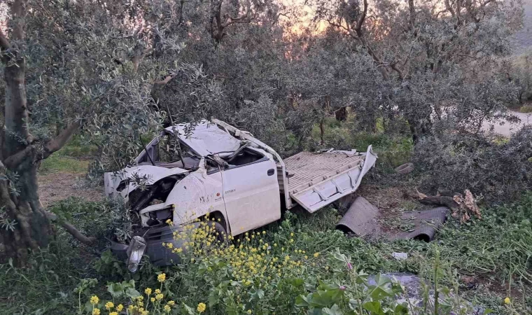 Hurdaya dönen kamyonetten sağ çıktı