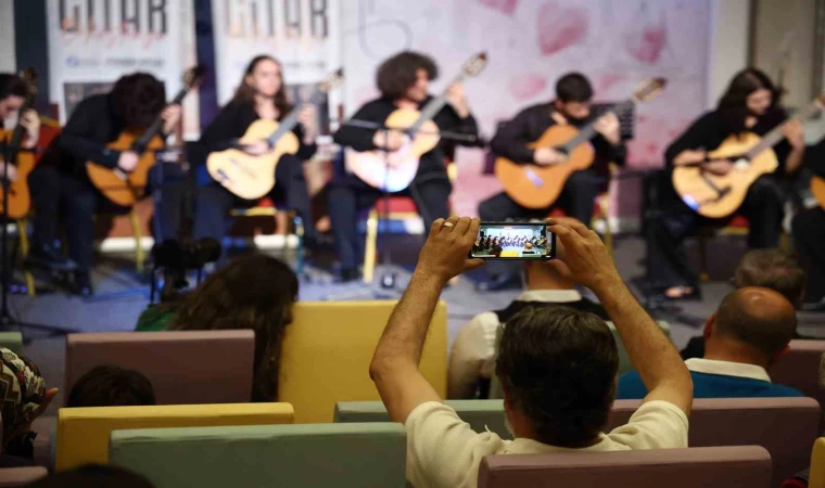 İsmail Baha Sürelsan Konservatuvarı’ndan ”Gitar Orkestrası Konseri”