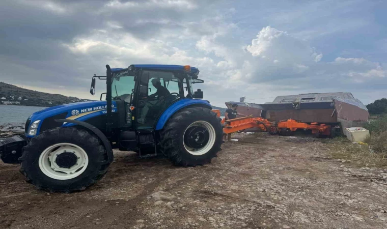 İzinsiz bırakılan tekneler vinçle kaldırıldı