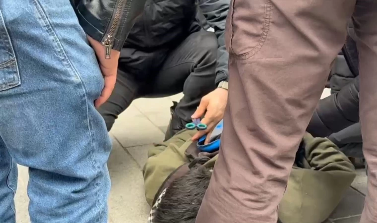 İzinsiz yürümek isteyen gruba polis müdahalesi, göstericinin çantasından makas çıktı: ”Burun kıllarımı alıyorum”