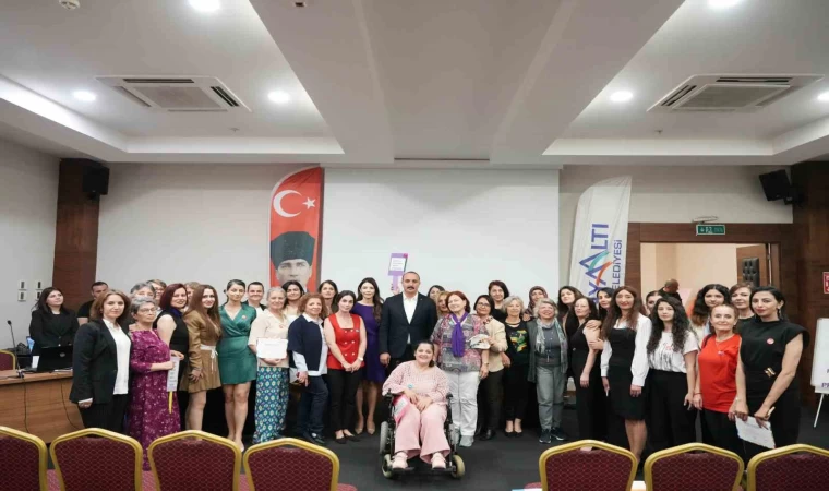 Kadınlar, sertifikalarını başkan Kotan’dan aldı