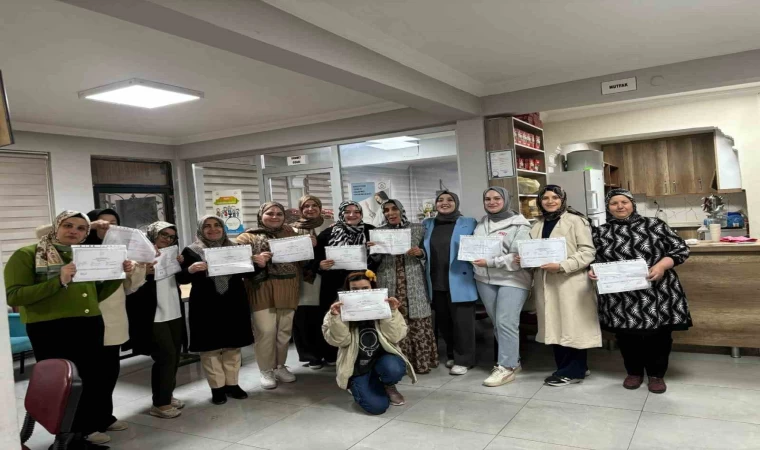 Kadınlara mantar yetiştiriciliği kurusu verildi