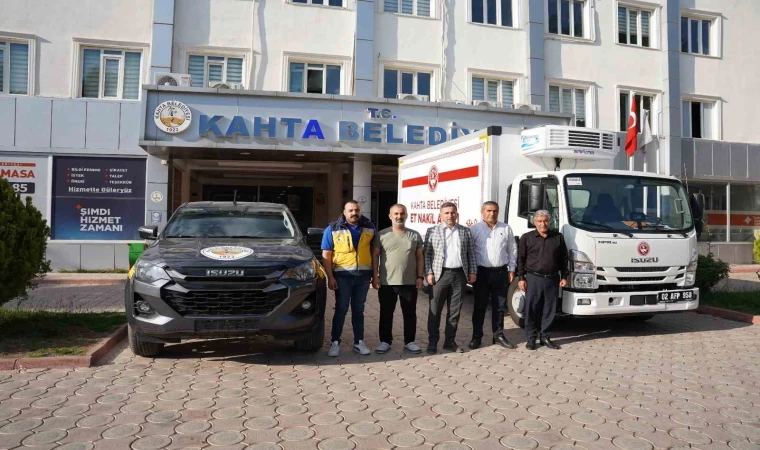 Kahta Belediyesi hizmet kalitesini artırmak için filosuna 2 yeni araç ekledi