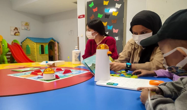 Kanser tedavisi gören çocuklarla buluştular