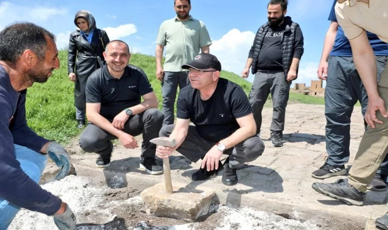 Kars Ani Ören Yeri’nde sur içi yollarının yapımı devam ediyor