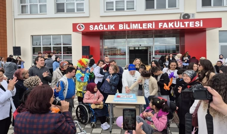 Kastamonu Üniversitesi’nde otizmli çocuklar doyasıya eğlendi